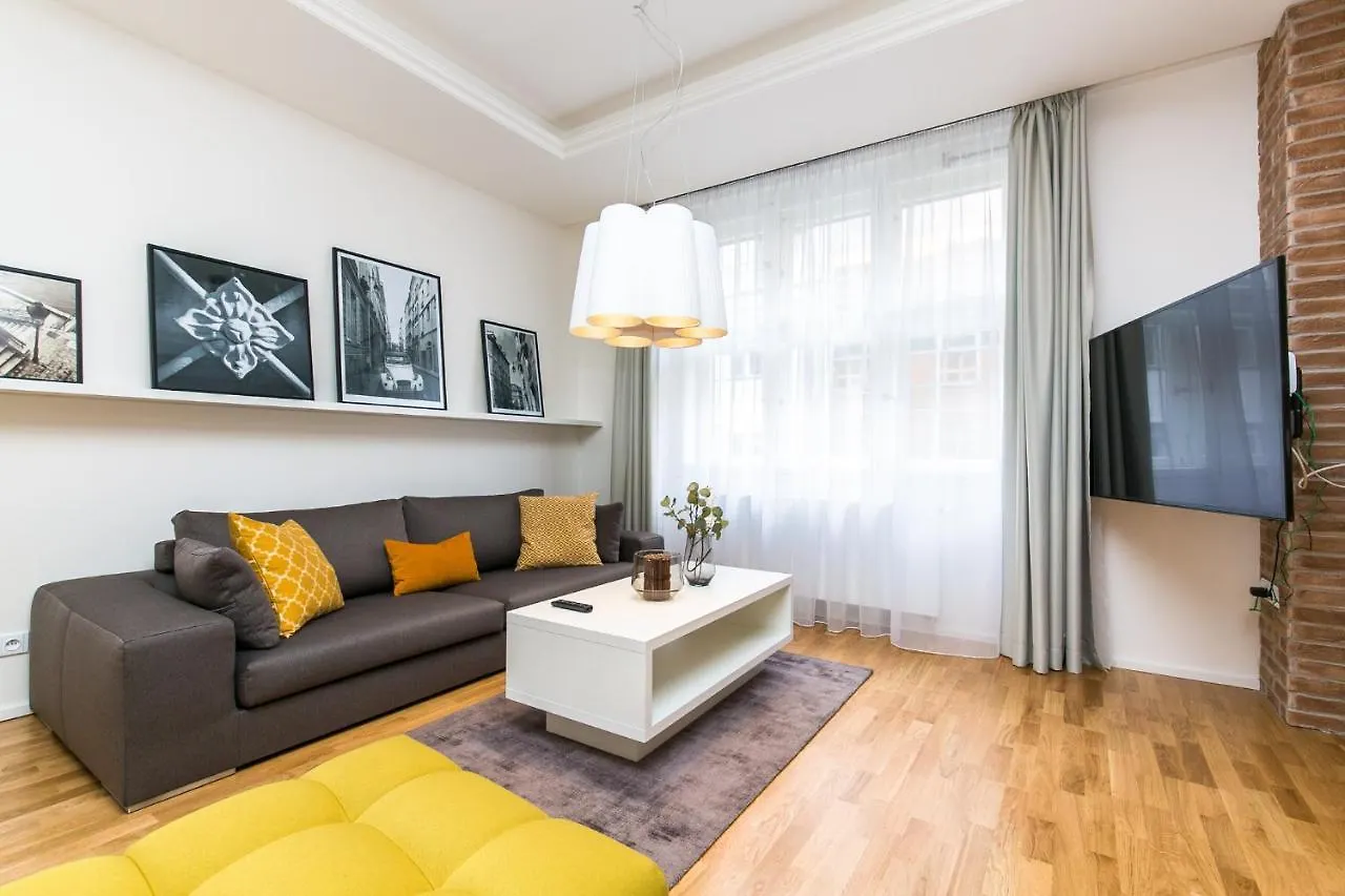 Unique Old Town Apartments At Palace Dlouha 프라하 0*,