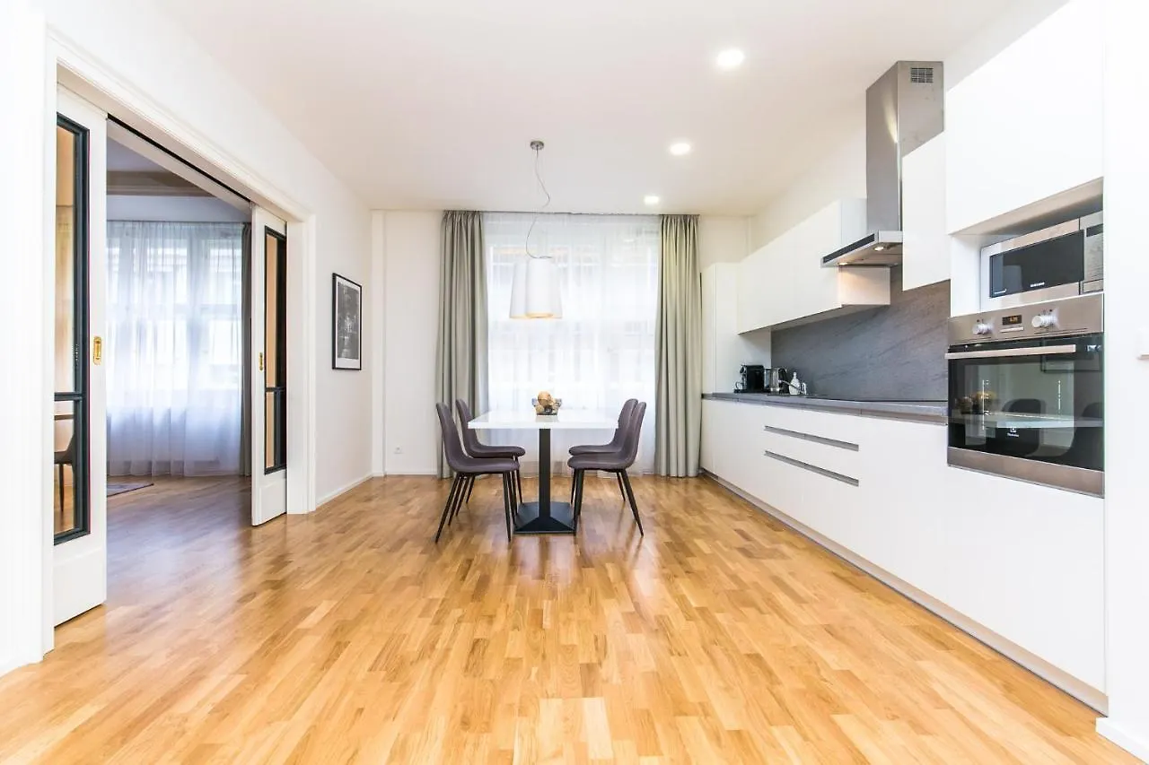 Unique Old Town Apartments At Palace Dlouha 프라하